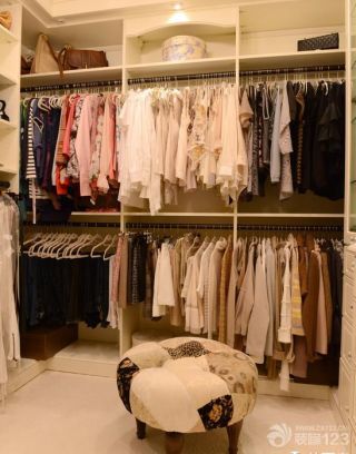交换空间80后小户型衣帽间装修效果图