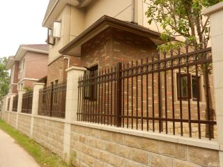 二层半别墅围墙装修图片欣赏