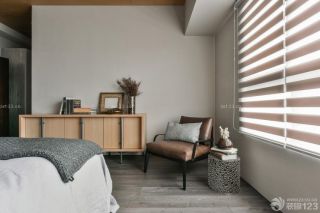 简单卧室百叶窗帘装修效果图片