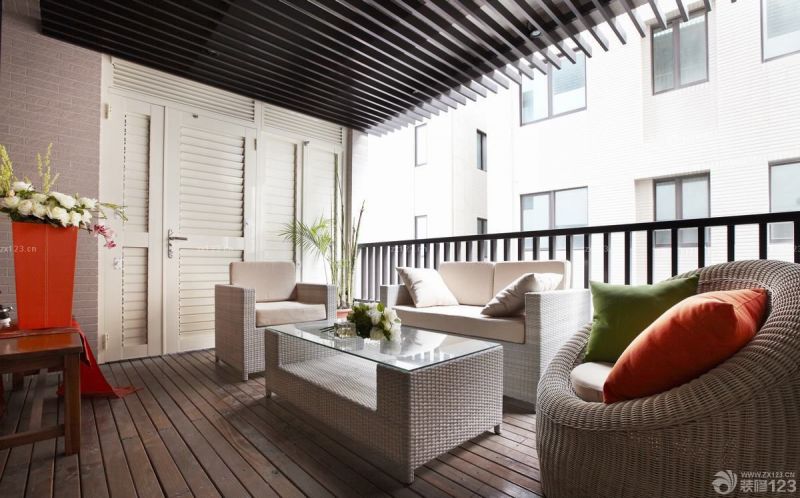 厨房阳台原木地板装修效果图片